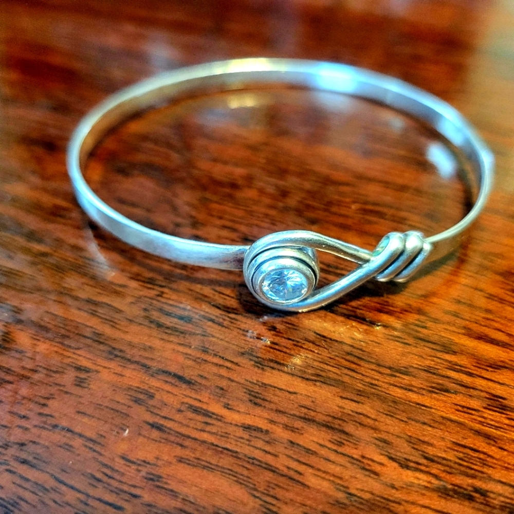 Sterling Silver Bracelet w/CZ stone on clasp